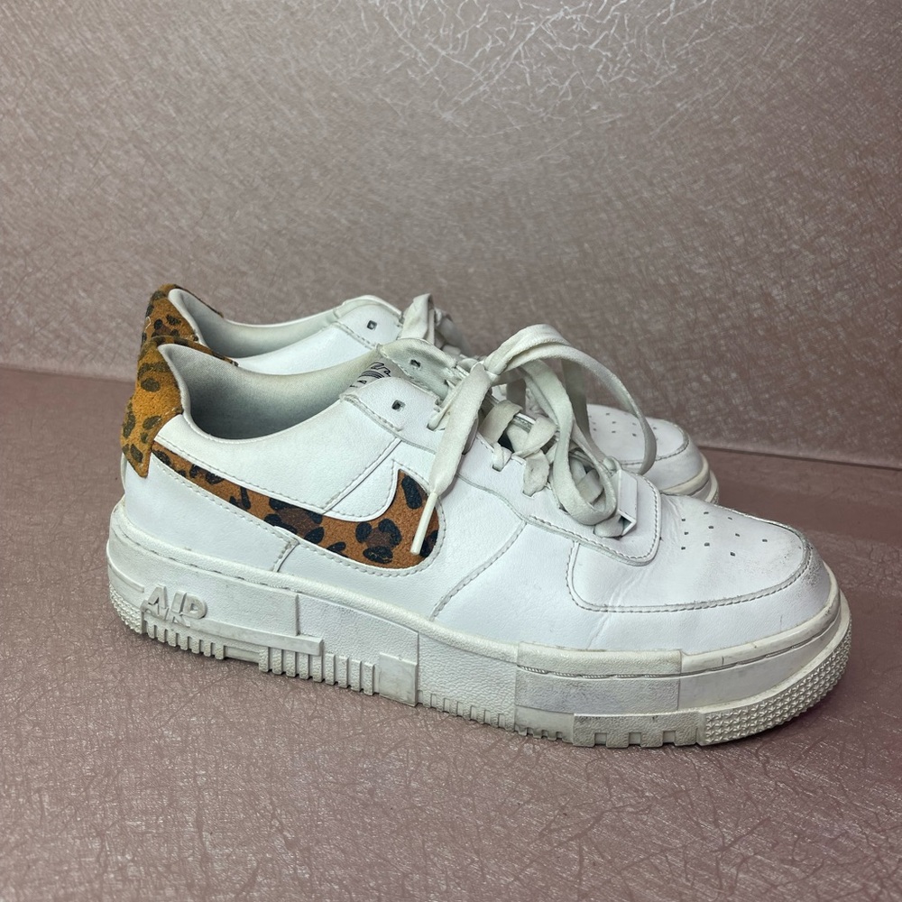 Nike AF1 Pixel SE Women's Shoes.
Nike JP